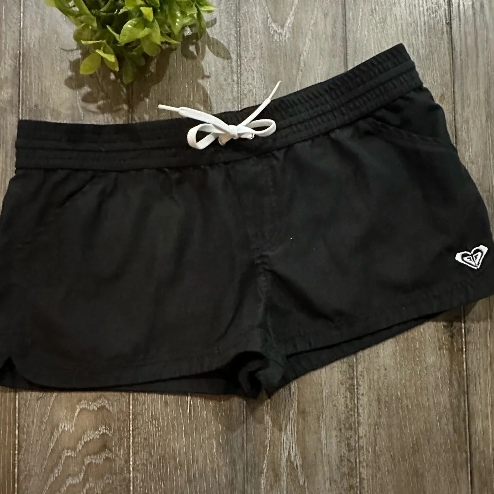 Roxy Shorts - Picture 2 of 9